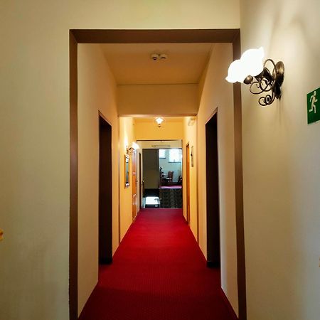 Hotel Aslan Тарновськє-Гури Екстер'єр фото